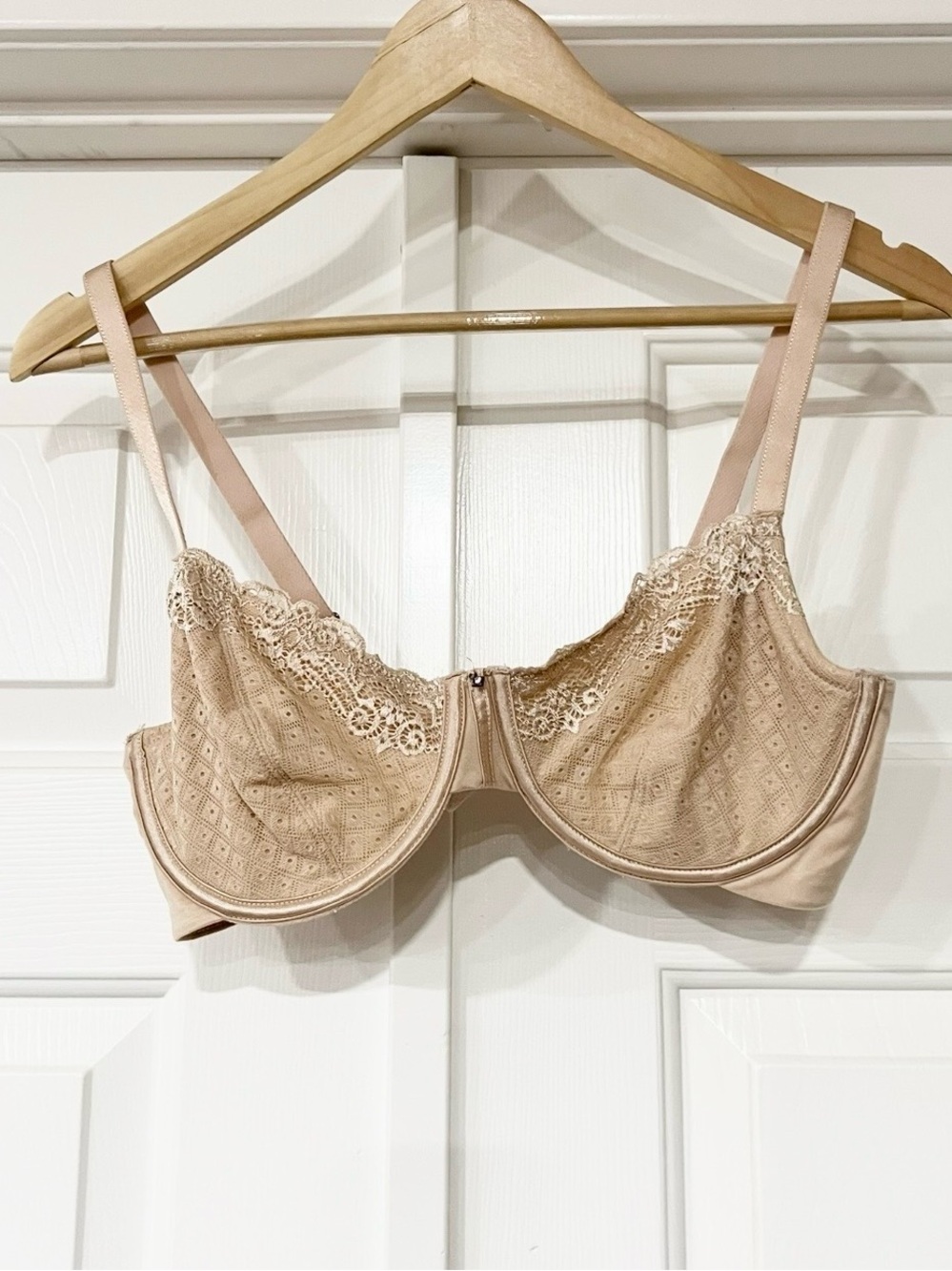 Simply Vera Vera Wang Intimates Beige Lace Unlined Underwire Demi Bra